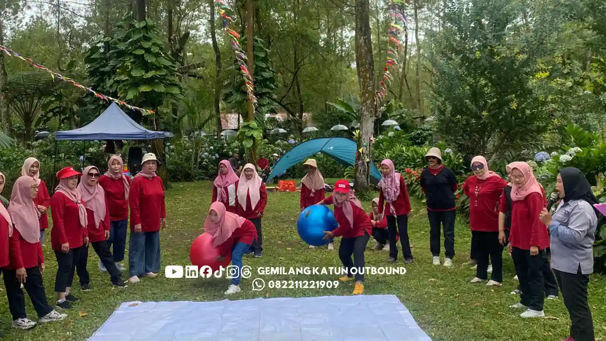 Peserta anak sekolah mengikuti outbound half day di Malang