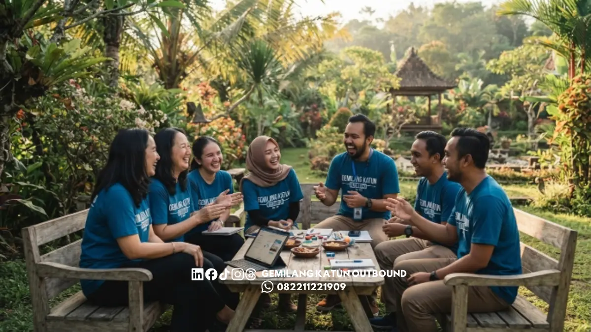 Karyawan mengikuti event kantor di Malang