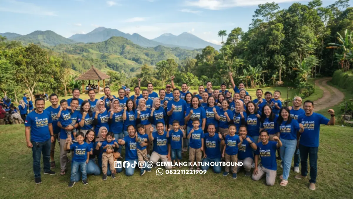 Keluarga karyawan mengikuti family gathering di Malang