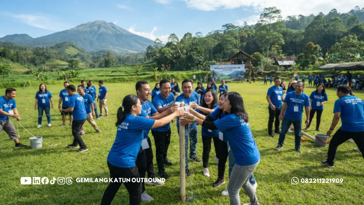 Peserta bermain games kelompok dalam paket outbound Malang 1 hari
