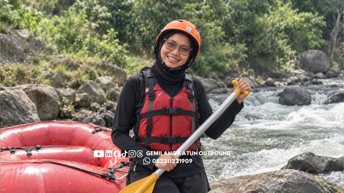 Contoh pakaian dry-fit menutup aurat untuk rafting Wanita